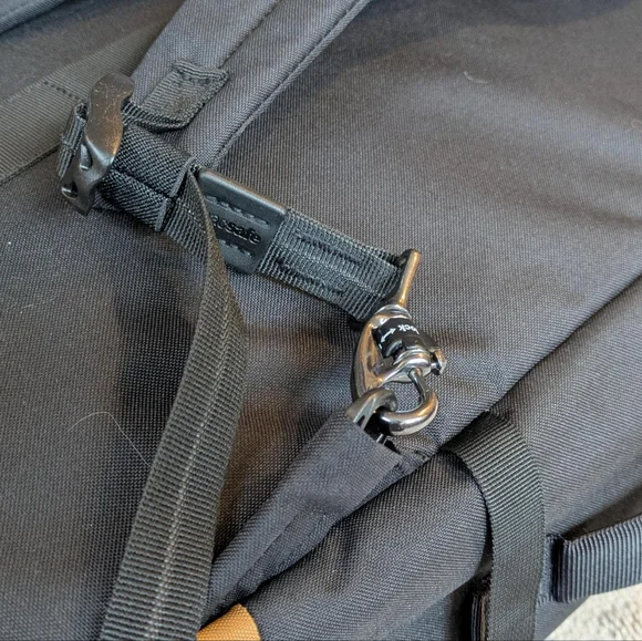 Pacsafe Go Anti-Theft 44L Carryon Backpack - Picture 11 of 12